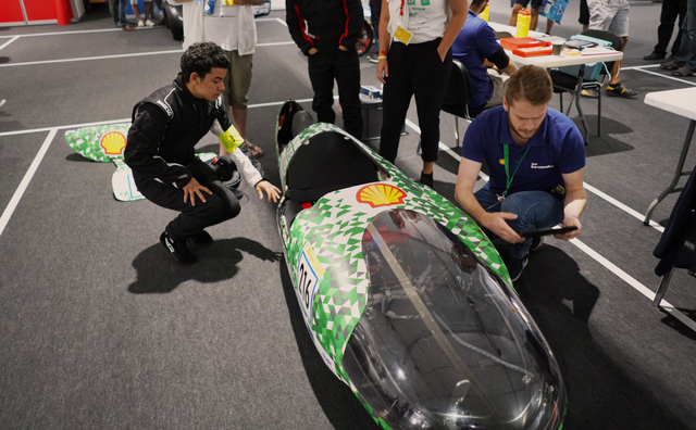 HvA’s waterstofauto op de Eco-marathon: alleen nog ‘even’ door de keuring
